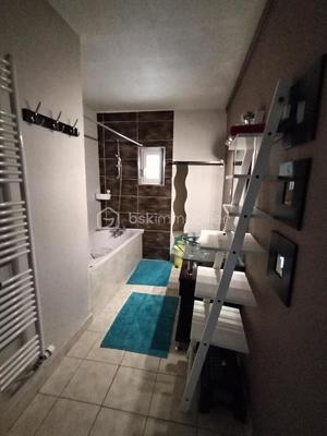 Maison traditionnelle - 330 m² - 11 pièces