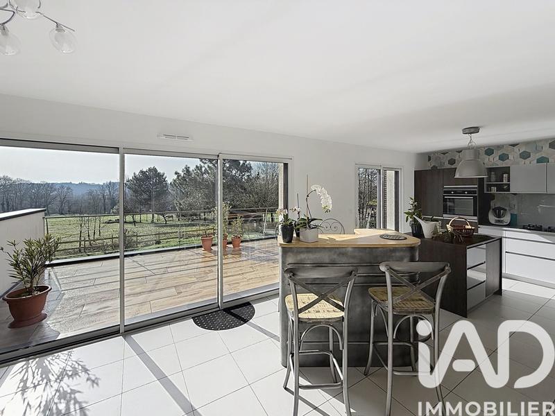 Maison - 136 m² - 5 pièces