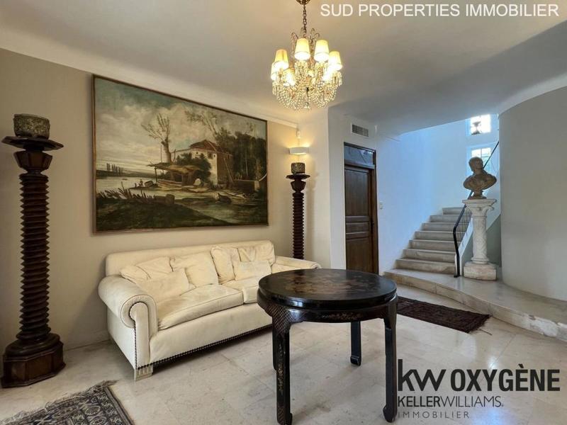 Villa - 247 m² - 7 pièces