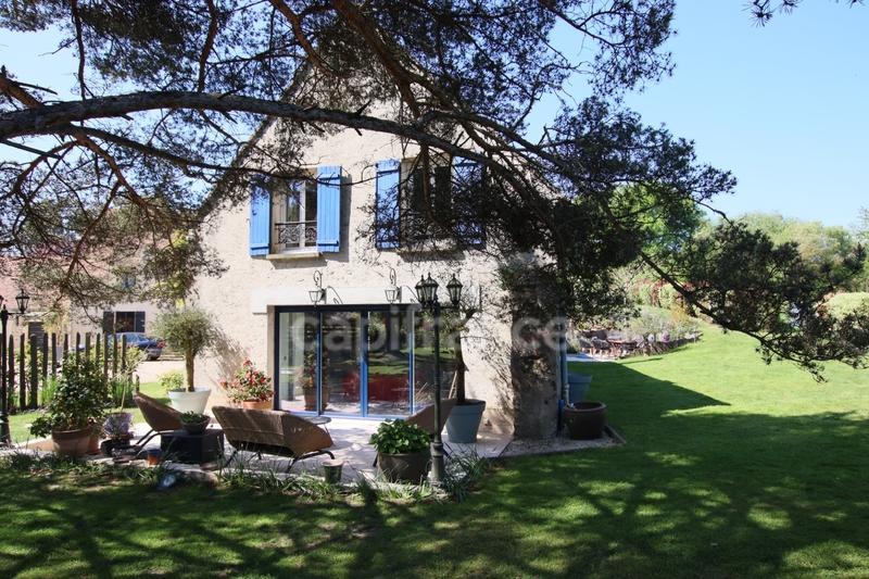 Maison - 215 m² - 9 pièces