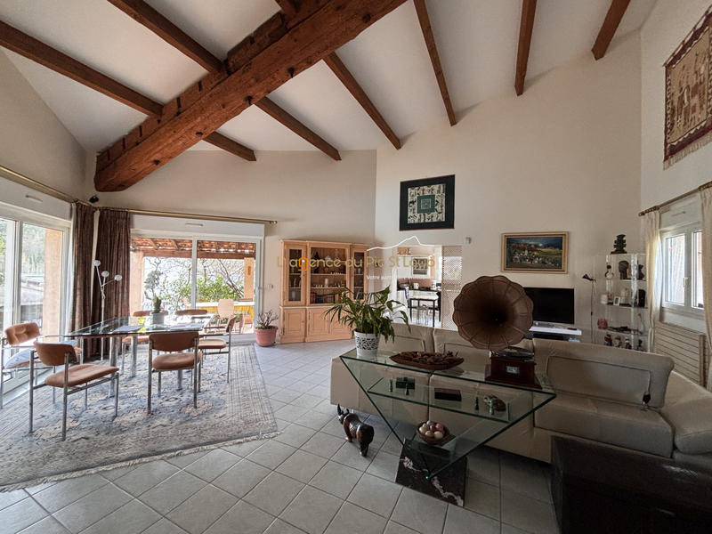 Maison traditionnelle - 217 m² - 5 pièces