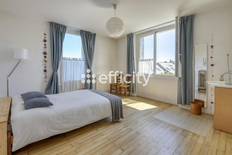 Maison - 217 m² - 9 pièces