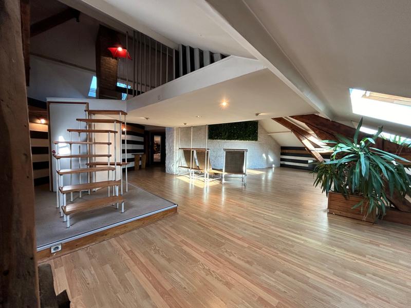 Appartement - 100 m² - 3 pièces