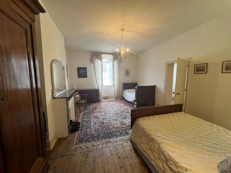 Maison - 200 m² - 5 pièces