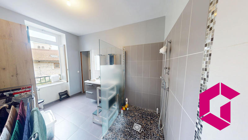 Appartement - 80 m² - 4 pièces