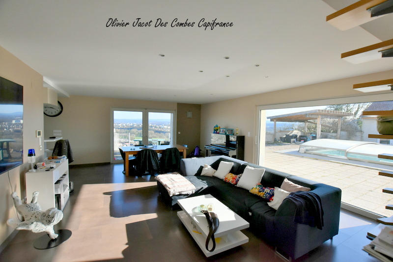 Maison - 281 m² - 7 pièces