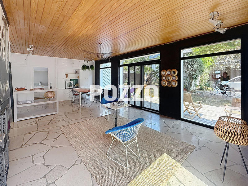 Maison - 323 m² - 7 pièces