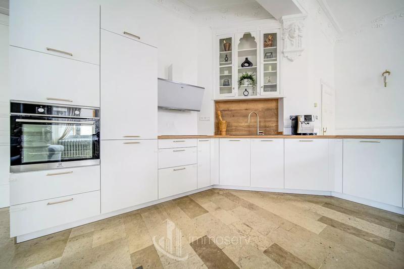 Appartement - 126 m² - 5 pièces