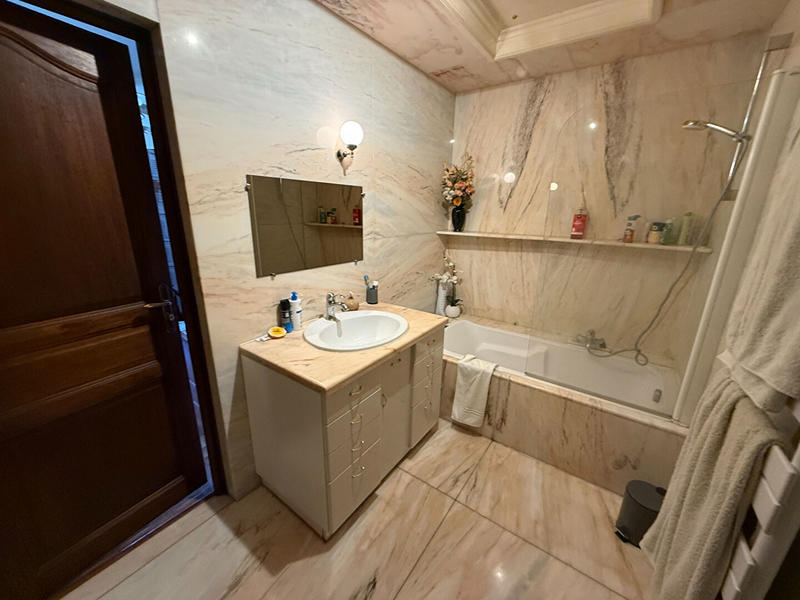 Appartement - 77 m² - 3 pièces