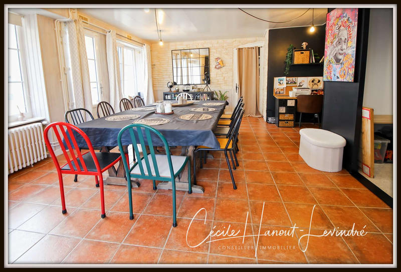 Maison - 430 m² - 18 pièces