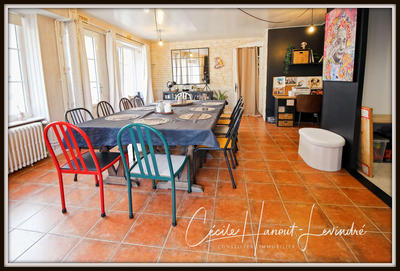 Maison - 430 m² - 18 pièces