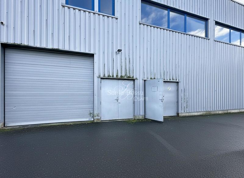 Local commercial - 1 000 m² - 3 pièces