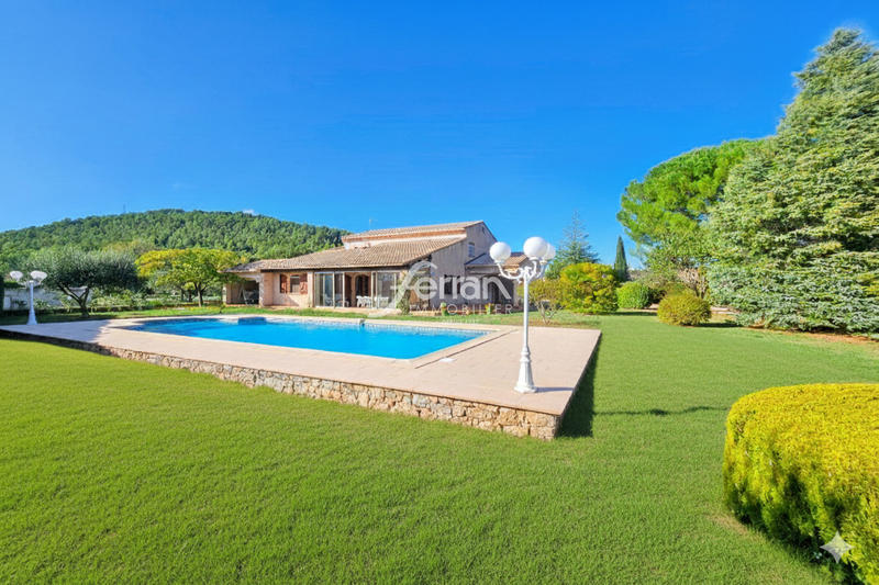 Maison - 186 m² - 7 pièces