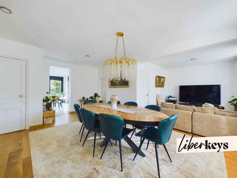 Maison - 280 m² - 7 pièces