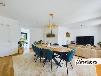 Maison - 280 m² - 7 pièces