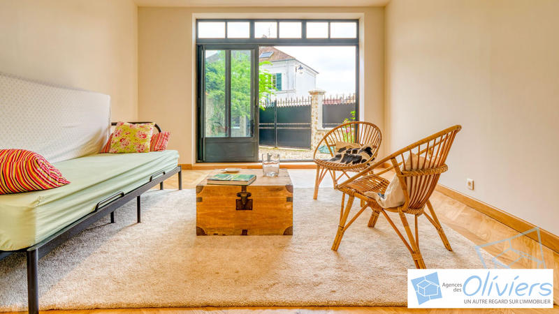 Maison - 229 m² - 9 pièces