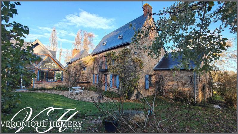 Maison - 225 m² - 8 pièces