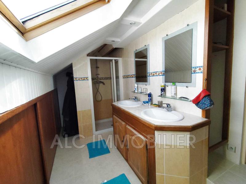 Maison - 248 m² - 7 pièces