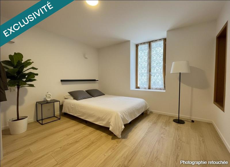 Local commercial - 222 m² - 7 pièces