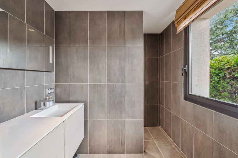 Maison - 203 m² - 6 pièces