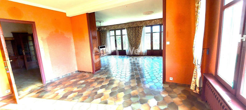 Maison - 233 m² - 9 pièces