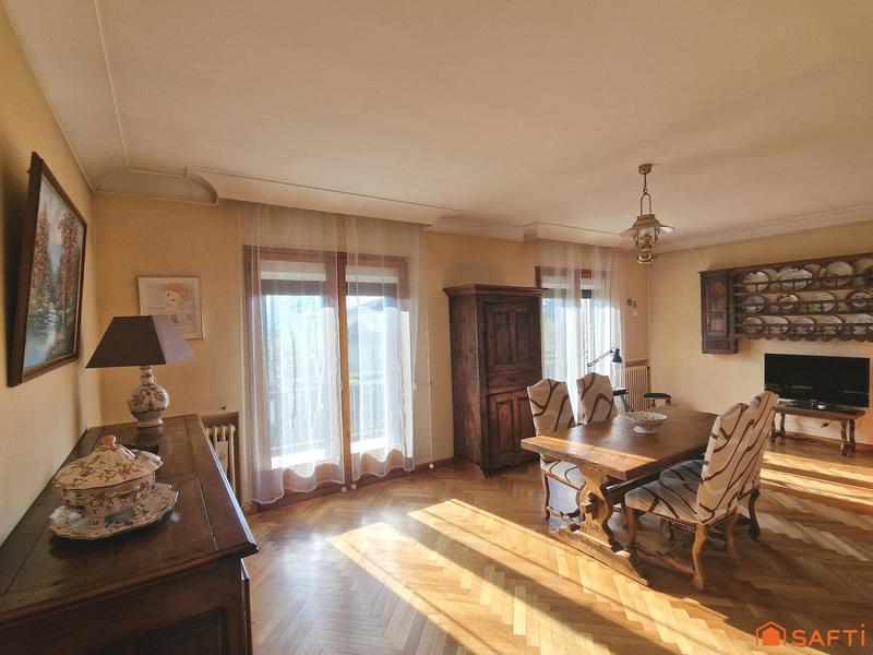 Maison - 223 m² - 7 pièces