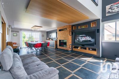 Maison - 215 m² - 10 pièces