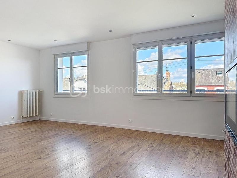 Maison traditionnelle - 160 m² - 7 pièces