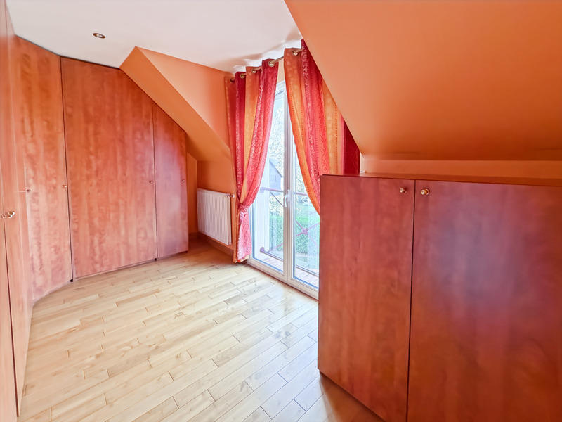 Maison - 228 m² - 7 pièces