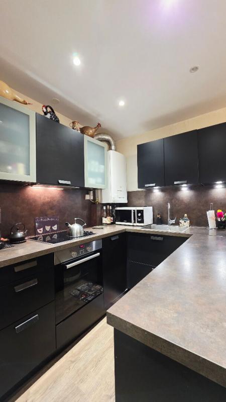 Maison - 141 m² - 9 pièces