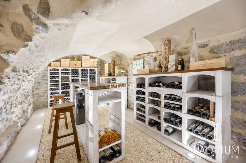 Mas - 243 m² - 6 pièces