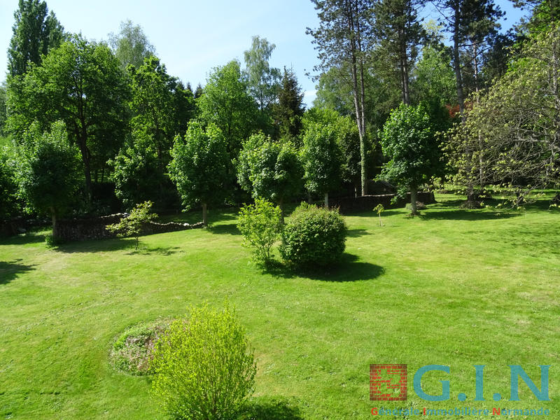 Propriété - 215 m² - 8 pièces