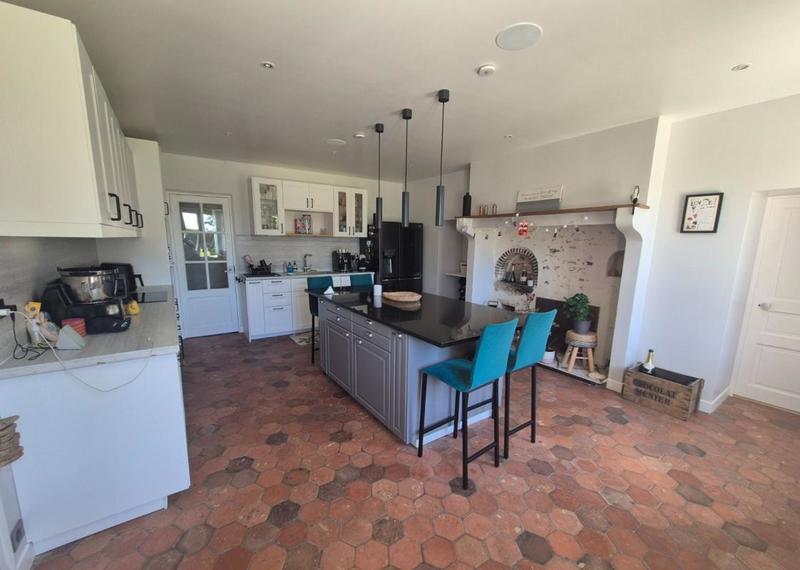 Maison - 231 m² - 8 pièces