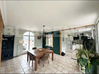Maison de maîtres - 280 m² - 11 pièces