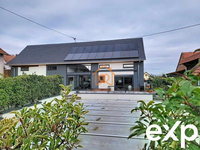 Maison - 251 m² - 10 pièces