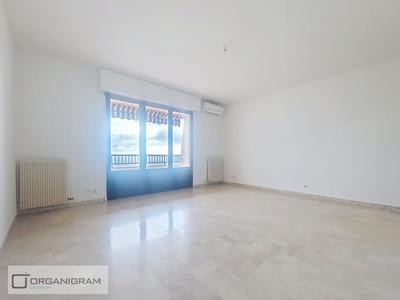 Appartement - 77 m² - 3 pièces