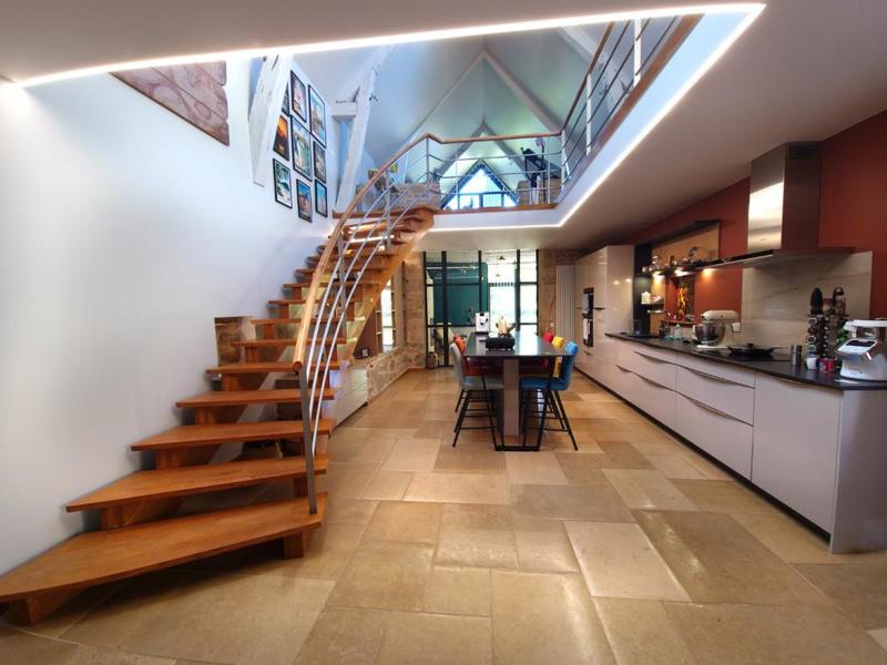 Maison - 285 m² - 10 pièces