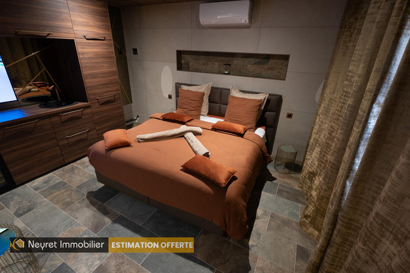 Appartement - 316 m² - 8 pièces