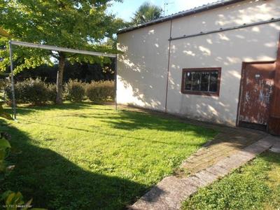 Propriété - 202 m² - 9 pièces