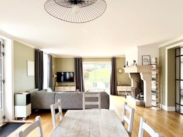 Maison - 264 m² - 10 pièces