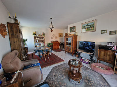 Appartement - 80 m² - 3 pièces