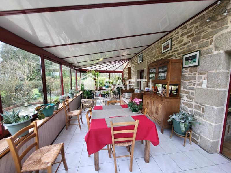 Maison - 228 m² - 10 pièces