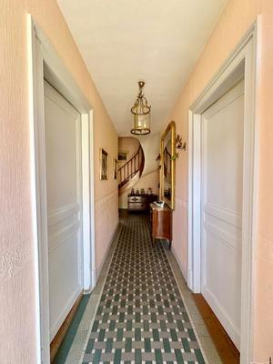 Maison - 207 m² - 9 pièces