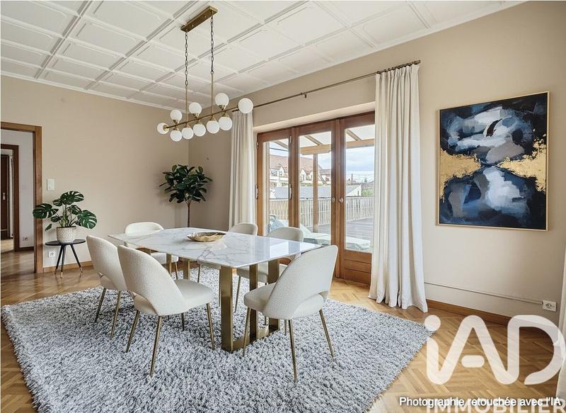 Maison - 357 m² - 8 pièces