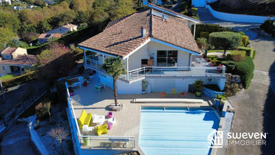 Maison contemporaine - 312 m² - 8 pièces