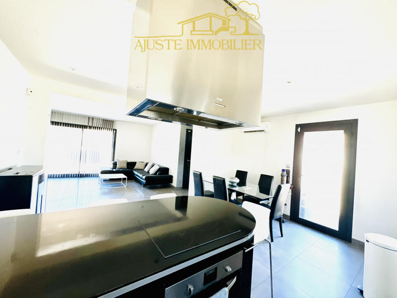 Maison - 96 m² - 4 pièces