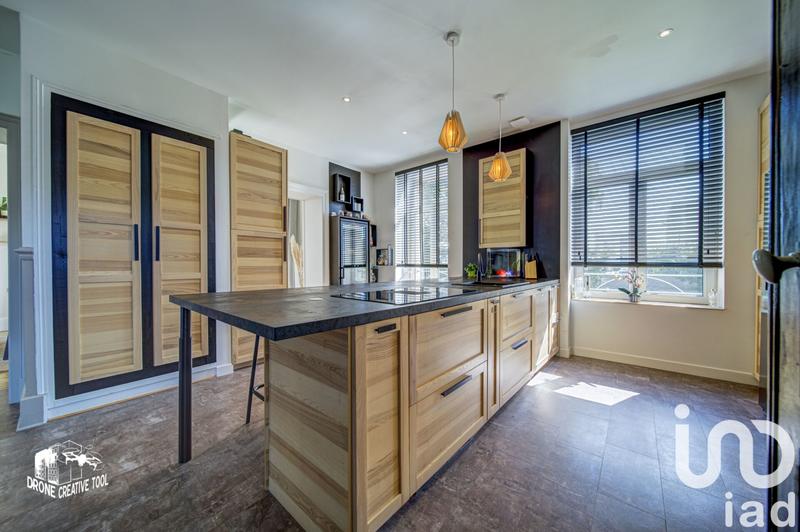 Maison - 323 m² - 13 pièces