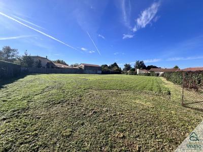Terrain constructible - 1 604 m²