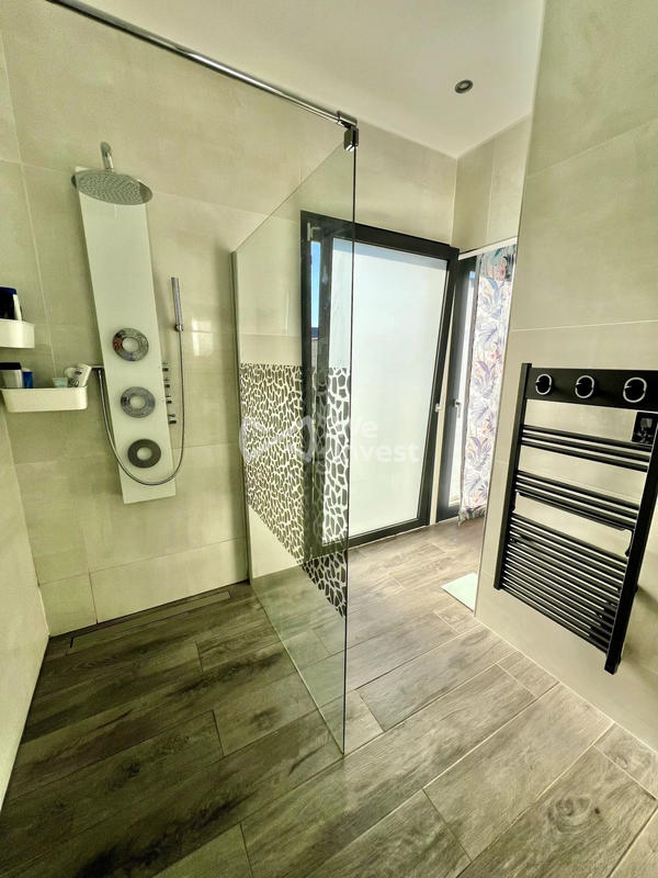 Maison - 185 m² - 6 pièces