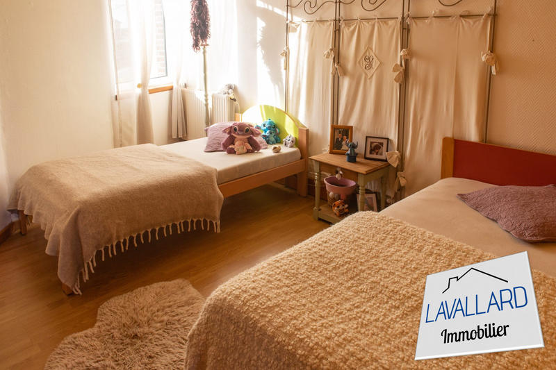 Maison - 170 m² - 8 pièces